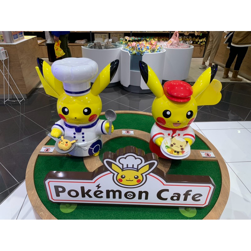 (♡˙︶˙♡)全新現貨/日本大阪 Pokémon Cafe皮卡丘廚師 服務員 娃娃吊飾