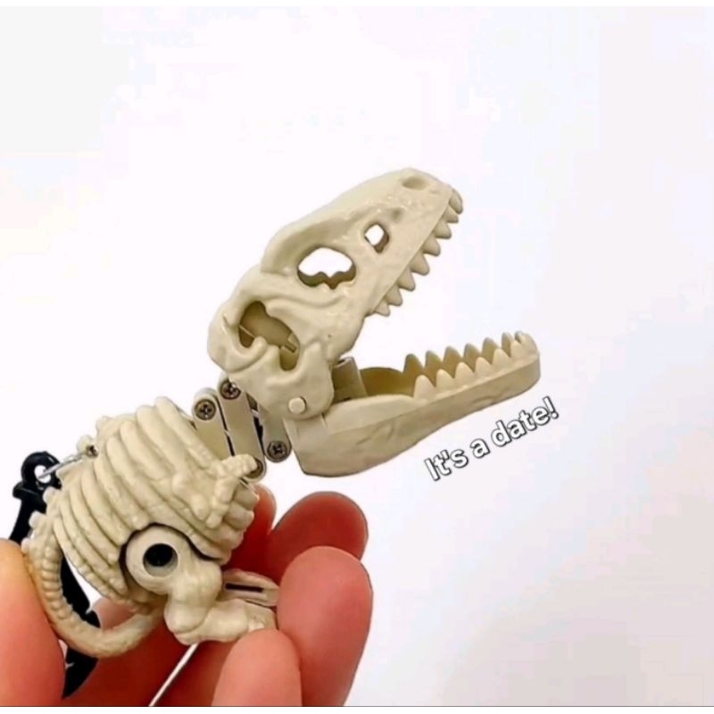 💢吼吼！伸縮恐龍🦖🦖🦖【日本🇯🇵帶回】造型 包包掛飾｜侏儸紀🦕鑰匙吊飾｜暴龍玩具🧬