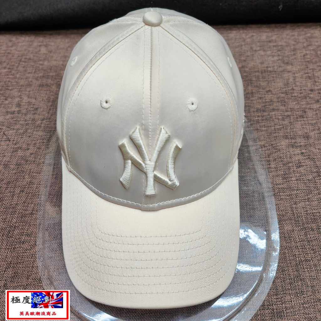 &lt;極度絕對&gt; New Era  940  女生限定款 米白緞面 NY 9Forty  MLB 洋基帽 鴨舌帽 棒球帽