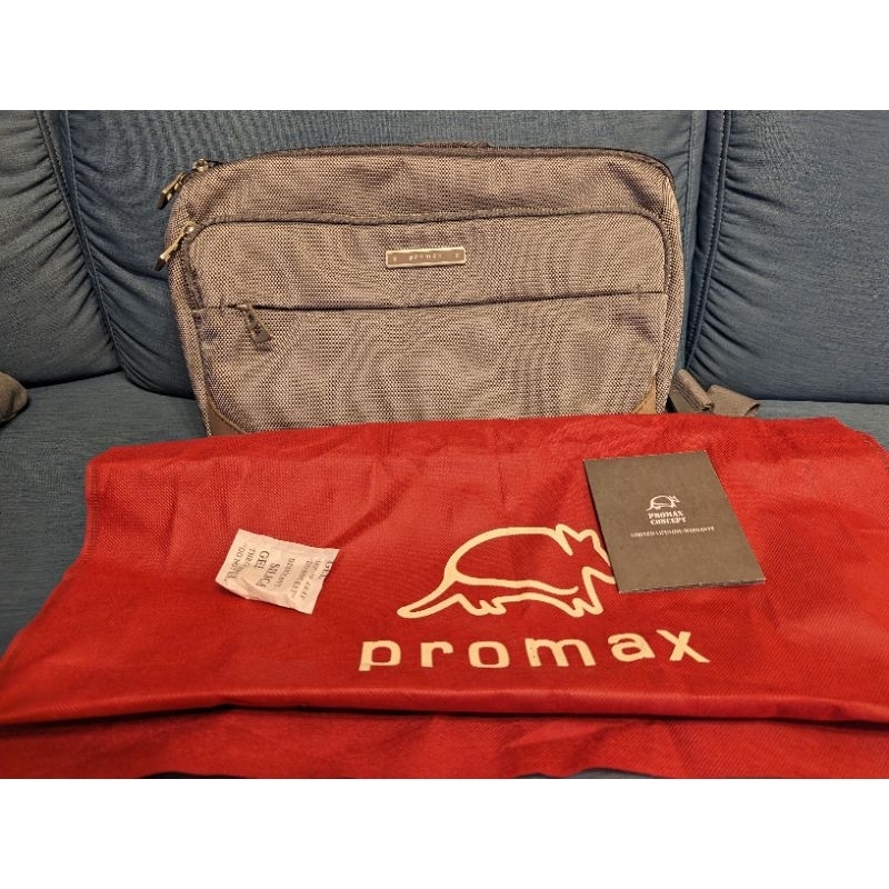 promax 斜背包 側背包 全新有吊卡 防塵套