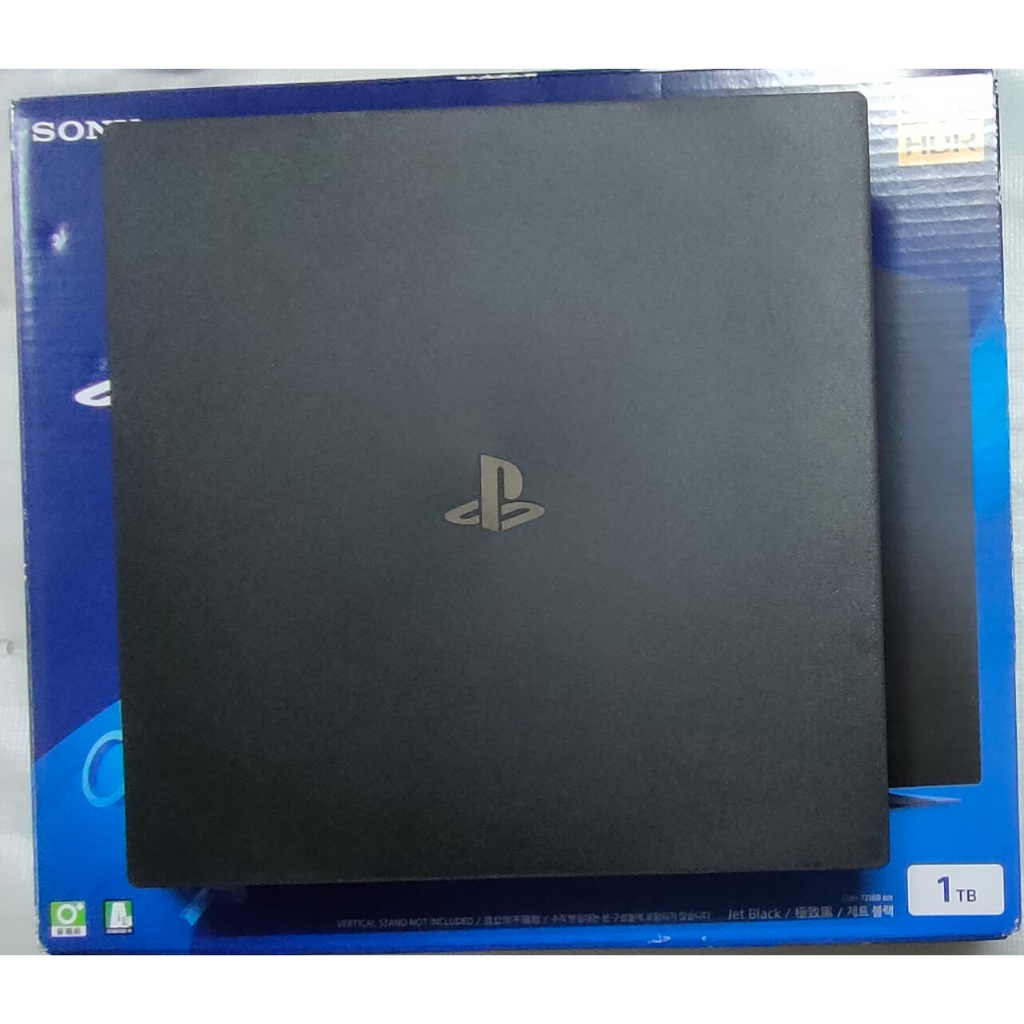 PS4 PRO 7218B 1TB 11.50 主機 9成新 附原廠盒裝 台灣公司貨