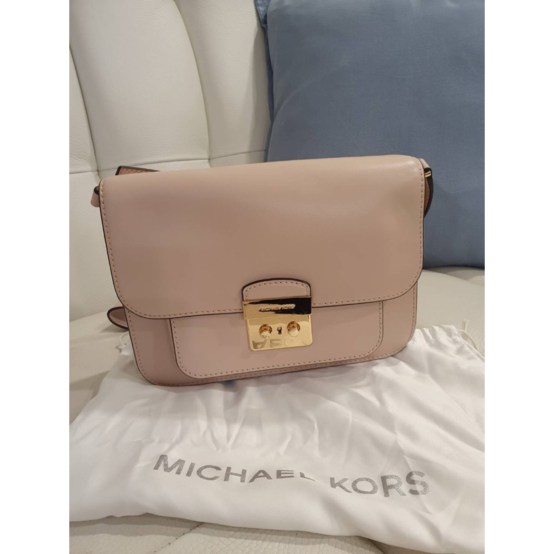 Michael kors(MK)，包包全新的。