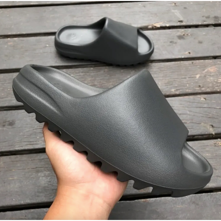 𝐌𝐫.𝐏𝐚𝐧𝐠𝐤𝐚©Adidas Yeezy Slide "Granite" 碳灰色 拖鞋 防水 男女 ID4132