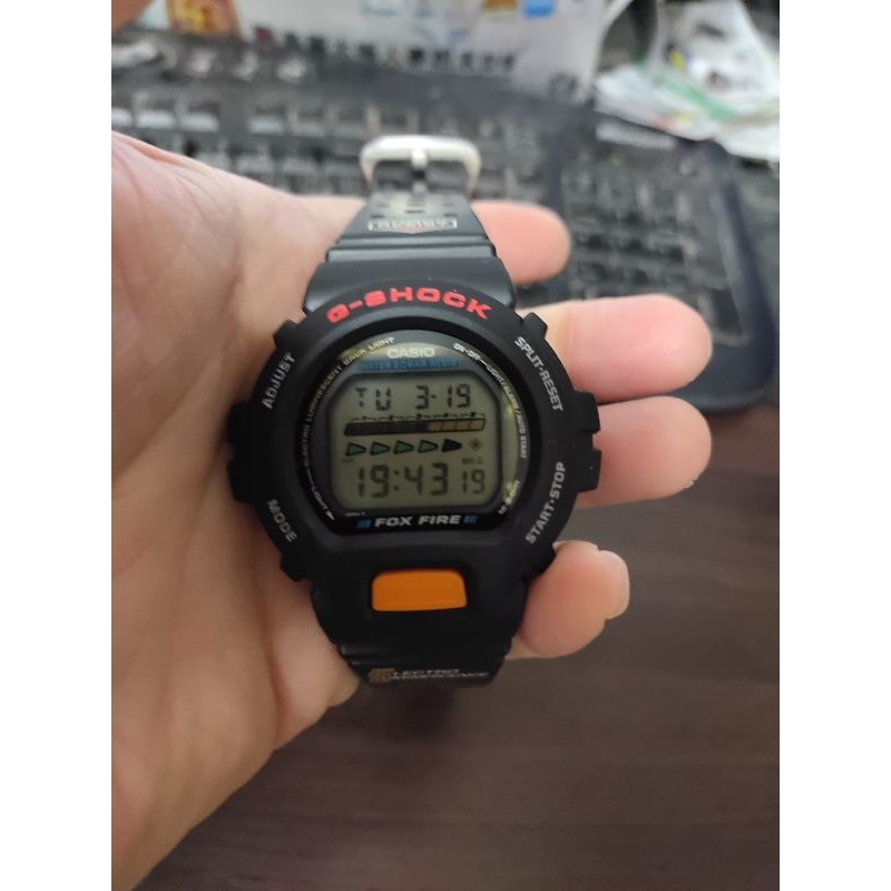 CASIO G-SHOCK DW6600B 電子錶 買來收藏 未配戴過 共有兩款 冷光不一樣 其中一款為NHK限定版