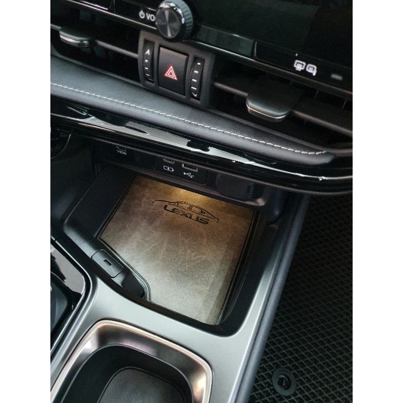 Lexus NX200專用中控儲物盒皮革墊