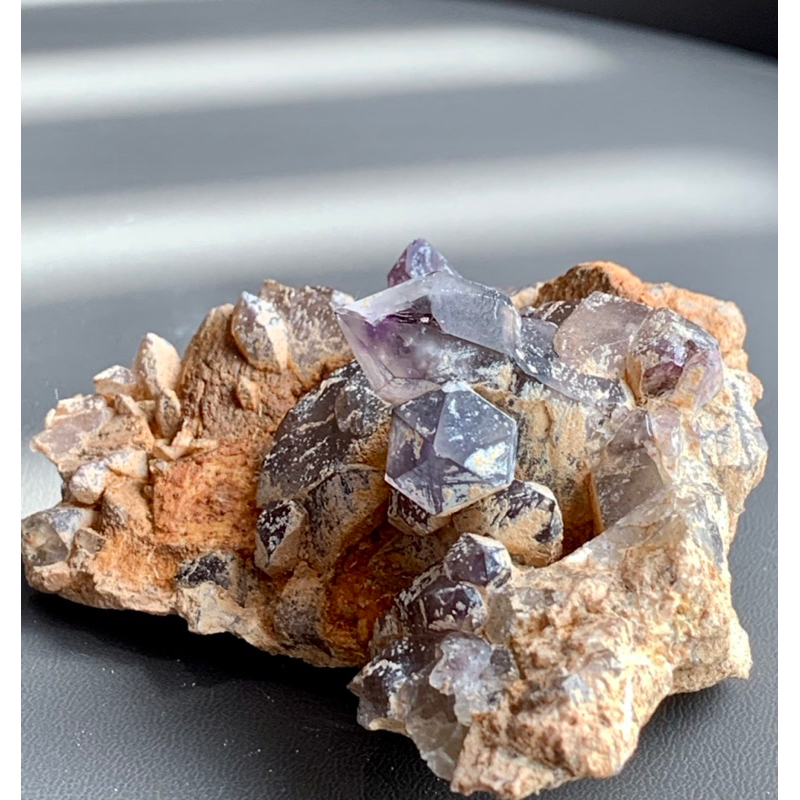 納米比亞幻影紫水晶帶底岩 II，九紫離火，納米紫晶簇，水晶原石無酸洗無打磨 (只售水晶不含照片其他物品)