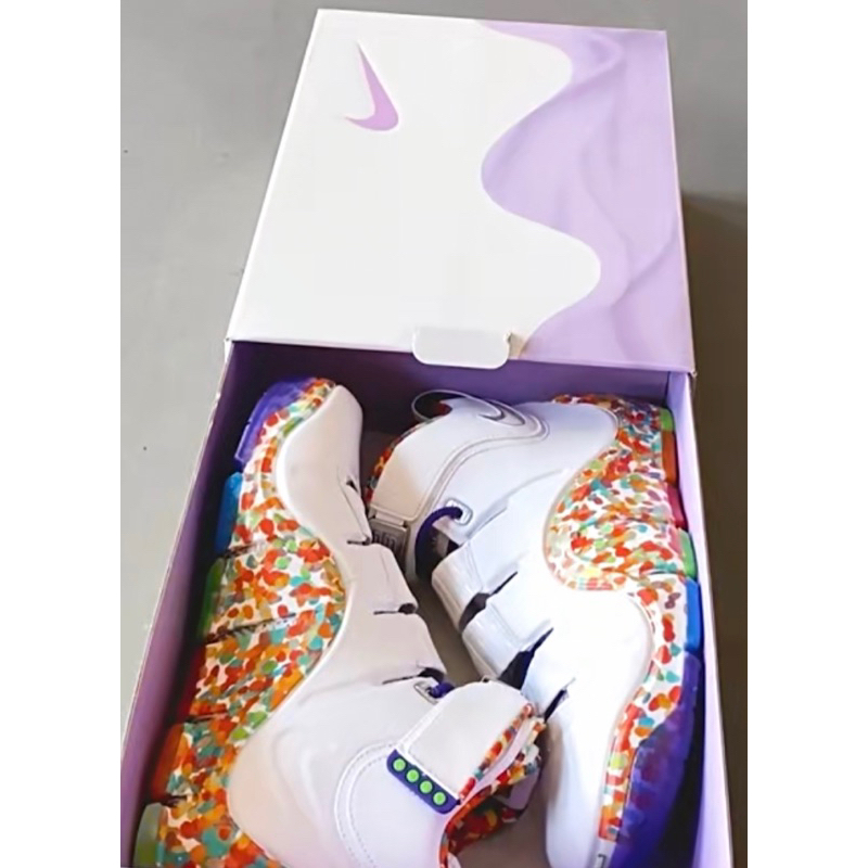 全新 2024 Nike Zoom LeBron 4 Fruity Pebbles 詹皇麥片限定款 DQ9310-100