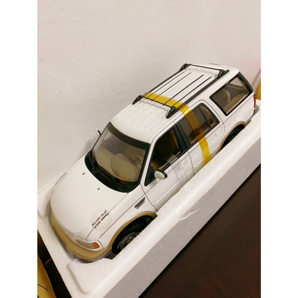 【稀有絕版老物】UT models Ford Expedition 稀有白色款休旅車 1/18