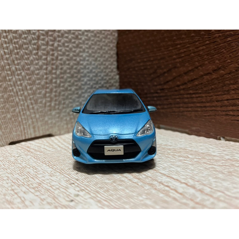 Toyota Prius c 1/30 天空藍 日規展示模型車 irent 付展示盒