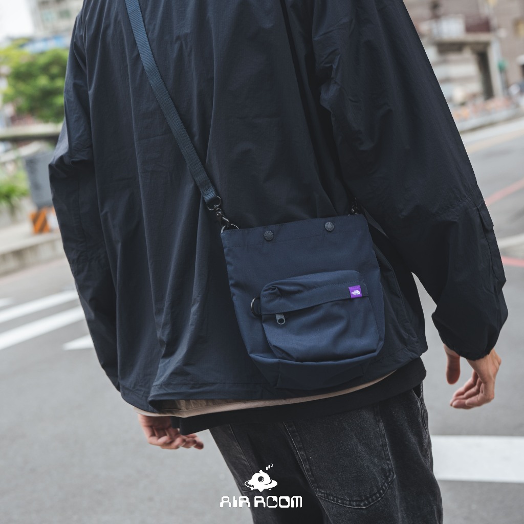 ☆AirRoom☆【現貨】THE NORTH FACE Mountain Wind Multi Bag 紫標 側背包