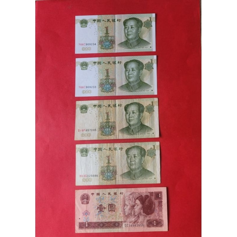 人民幣1996年壹圓乙張+1999年壹圓4張（5張合拍，保真，品相如圖）。