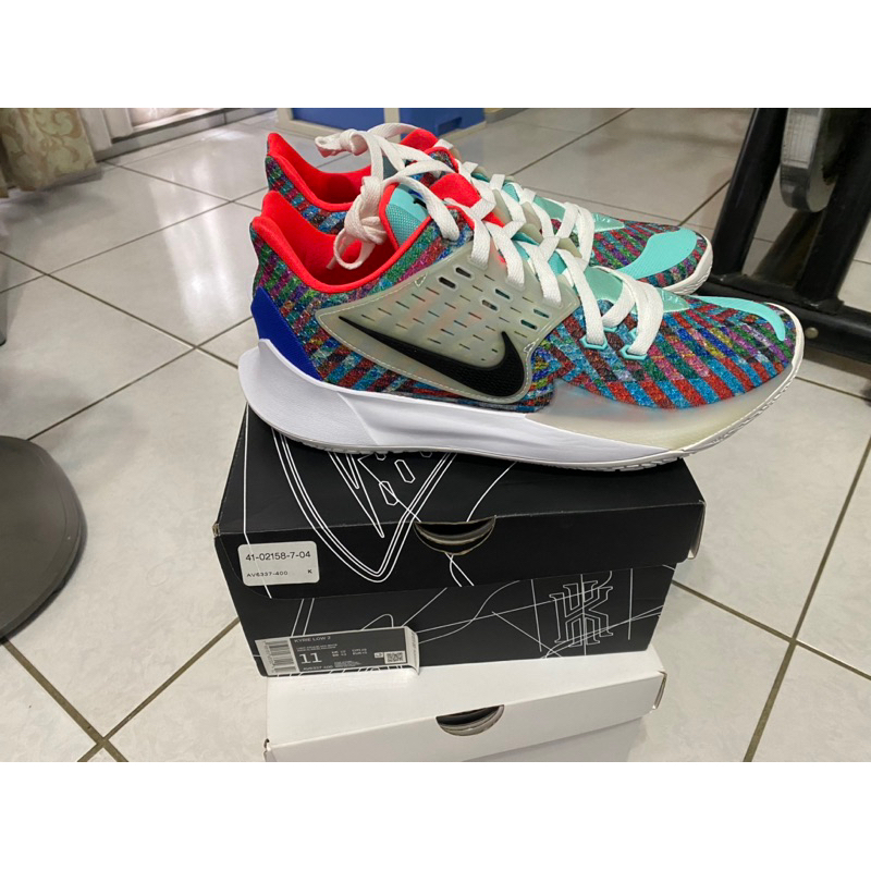 Kyrie Low2 “Multi-Color”Kicks Off the Month of October彩虹us11