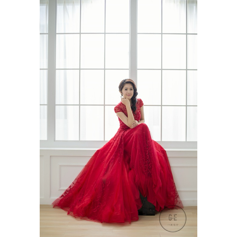 台北婚紗工作室購入 紅色禮服 適合文定/宴客 婉約氣質感