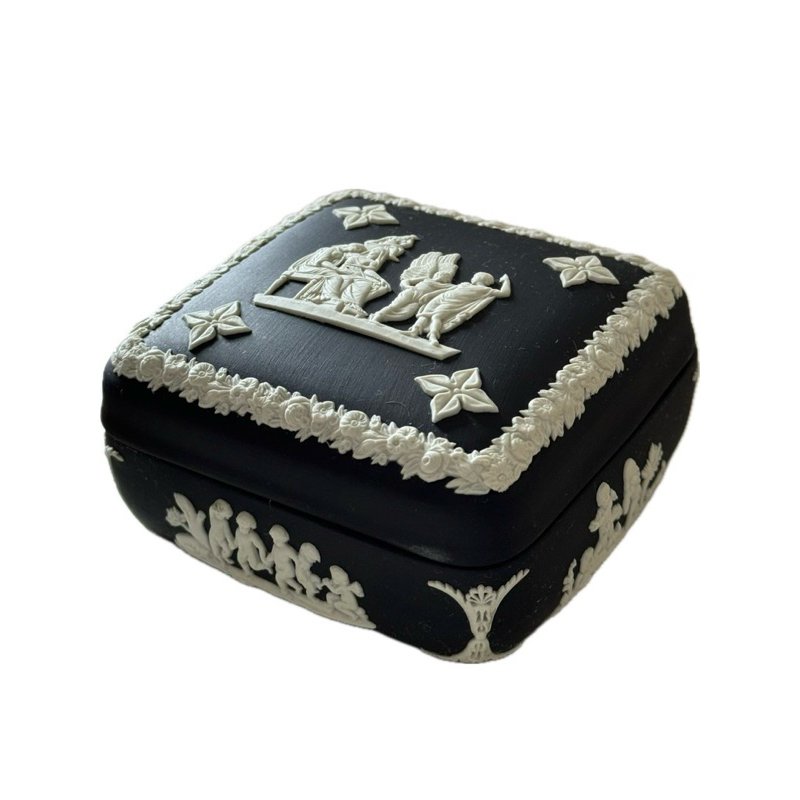 Wedgwood Jasper 黑色四方珠寶盒10 x 10 x 5 cm