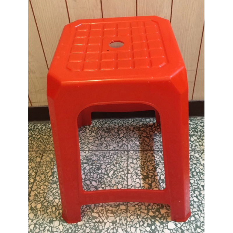 二手 高約47cm 塑膠椅 紅色/乳白色休閒椅
