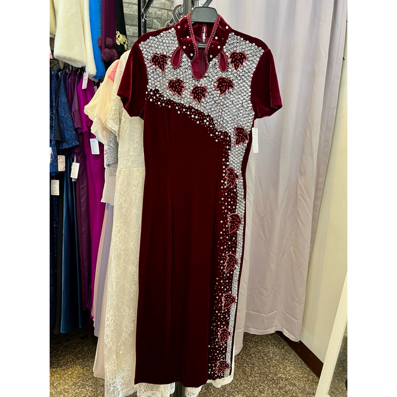 媽媽禮服旗袍 酒紅色高級絲絨楓葉亮片珠珠設計 很華麗立體剪裁 尺碼M