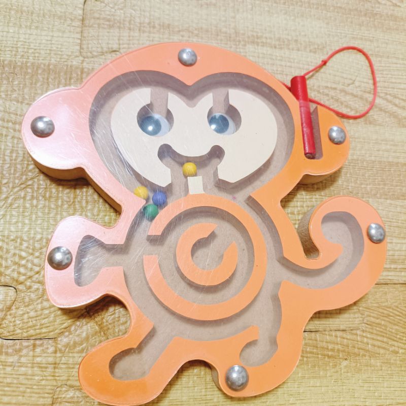 二手木製磁性迷宮遊戲 珠子運筆迷宮 小猴子動物造型 磁鐵益智遊戲