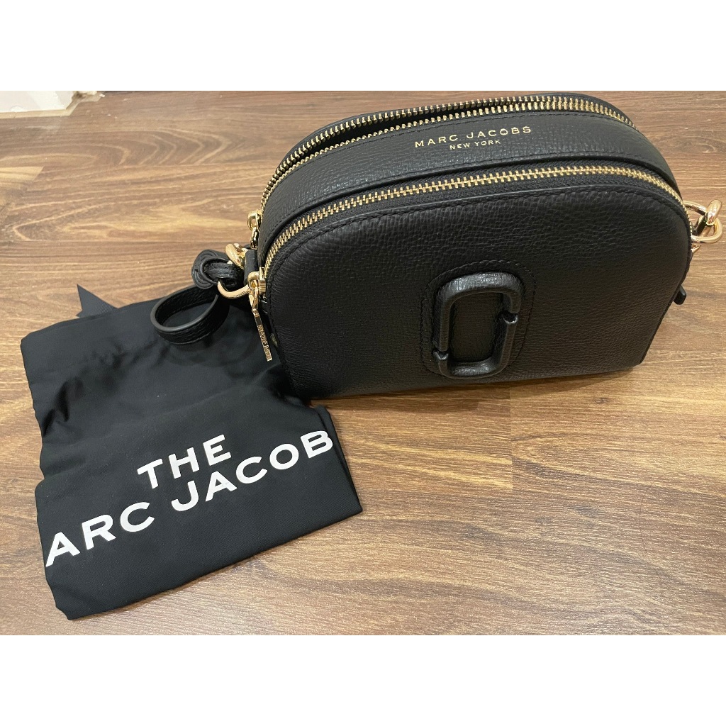 [美國帶回] Marc Jacobs MJ 專櫃款 Shutter皮革流蘇 半月包