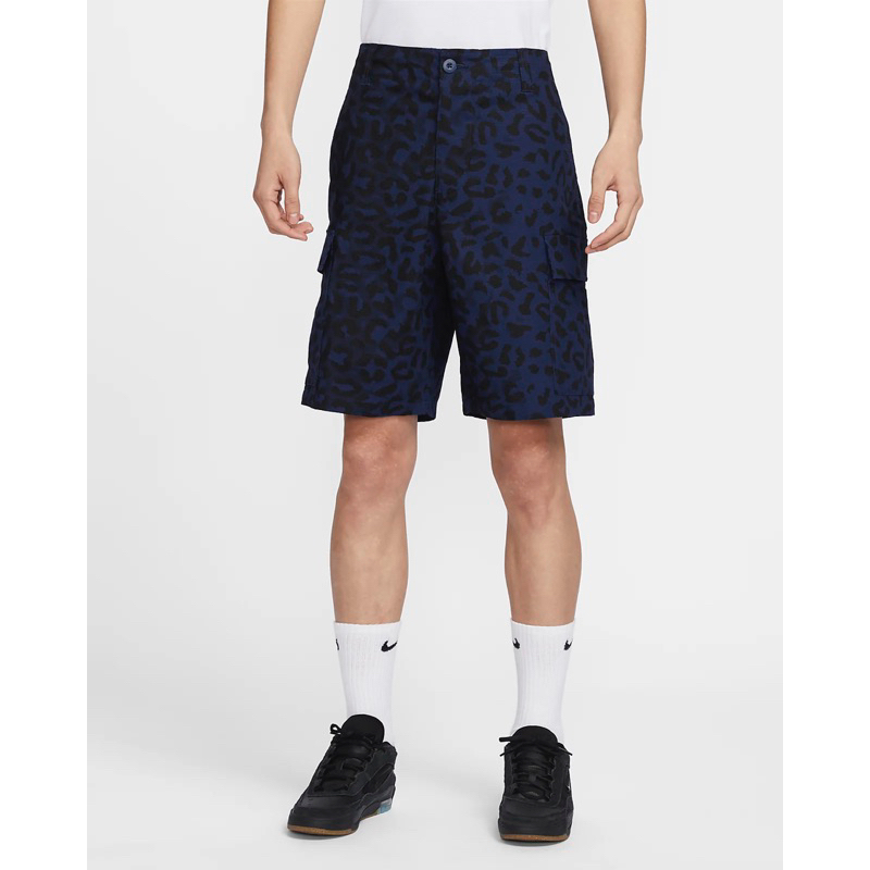 👟【ELO 】Nike SB Kearny 藏青藍 休閒短褲 豹紋 迷彩 滿版印花 男款 FQ4947-410