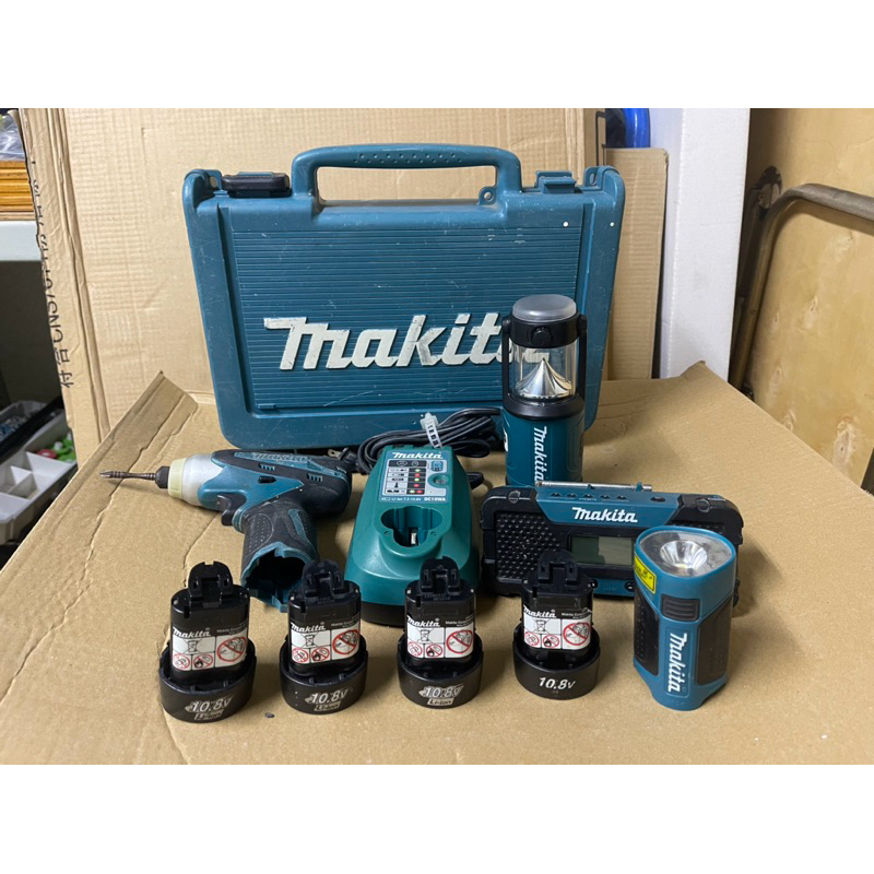 二手makita td090衝擊起子機10.8v含露營燈，手電筒，收音機，電池4顆（大全配）