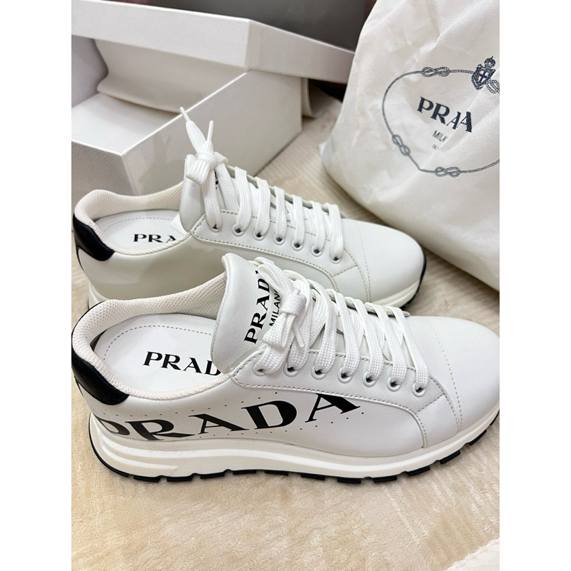 PRADA 白色球鞋 全新 真品日本帶回