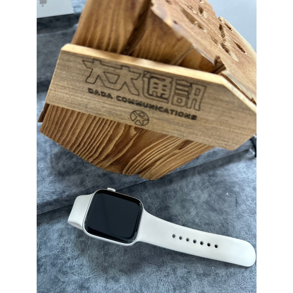 【二手】大大通訊-Apple Watch SE2 星光色