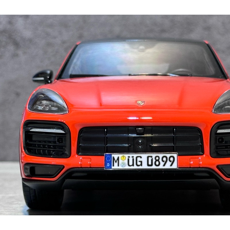 【Porsche原廠盒Norev製】1/18 Porsche Cayenne s 橘色1:18 模型車