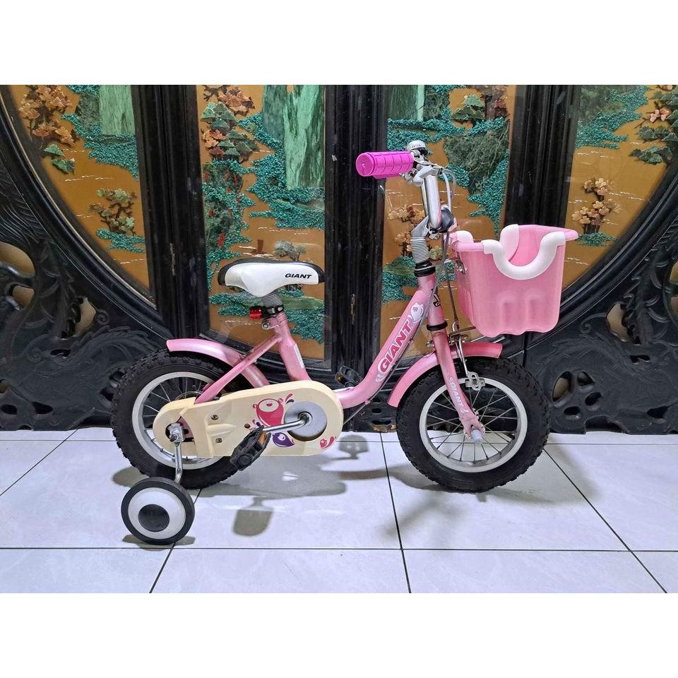 粉紅12吋捷安特giant kj125兒童腳踏車適合身高90-100之間騎乘附輔助輪，車燈，腳架桃園自取