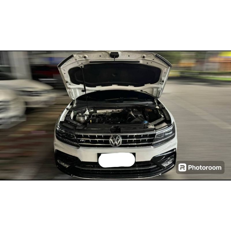 VW /  NEW TIGUAN 2017 引擎蓋 CARBON （碳纖維）氮氣頂桿 . 撐桿