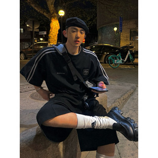 [LAX STUDIO] AUROCEAN 復古運動風 破壞感 雙層領 徽章刺繡 重磅 短袖 TEE（黑色）
