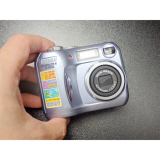 <<老數位相機>>NIKON COOLPIX 2100 ( 192萬畫素 / CCD相機 / AA充電電池)