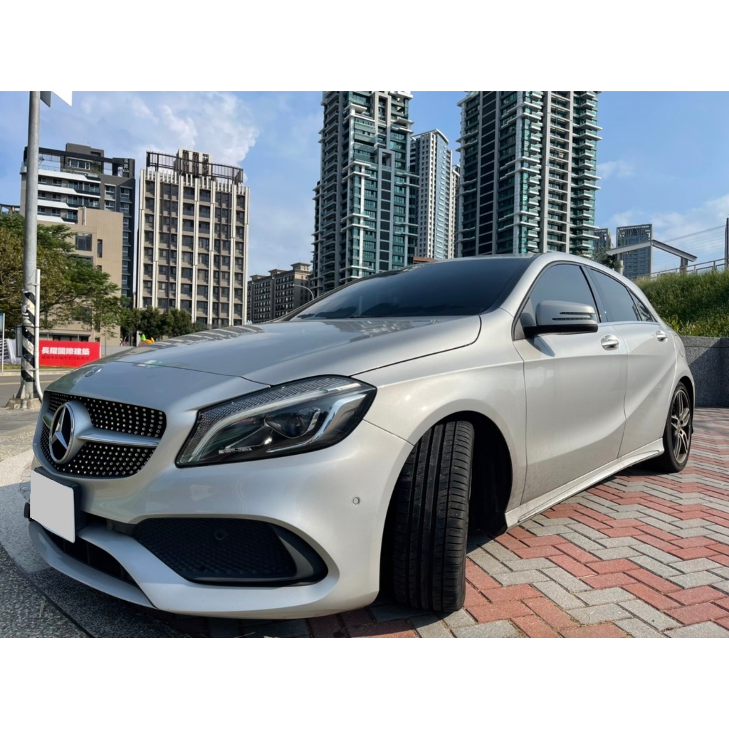 2017 Benz A180 歐系小鋼炮 男女皆愛車款 馬力足流線帥 直購價 68.9 萬 #中古車#進口車#掀背車