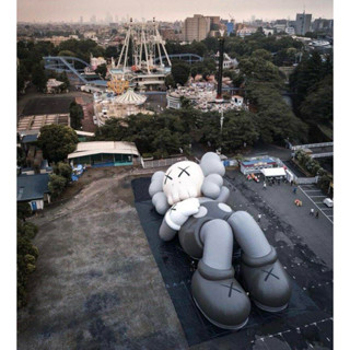 「超珍稀品」Kaws 2019年Holiday JAPAN 8″富士山玩偶、公仔🧸、燈籠🏮、全球僅1000組的手工木芥子