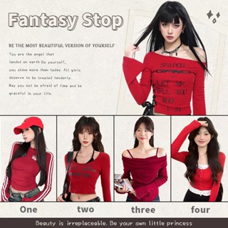 【FANTASY】辣妹風一字肩長袖 安可拉紅上衣 字母印花修身短款 美式復古斜肩上衣 綁帶長袖 紅色打底衫 假兩件內搭女