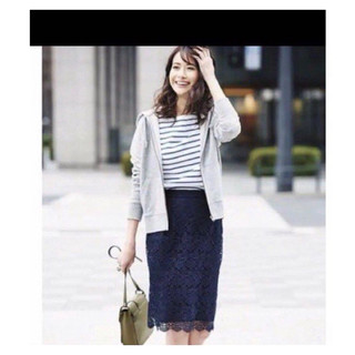 全新 Uniqlo 蕾絲及膝裙 海軍藍 S