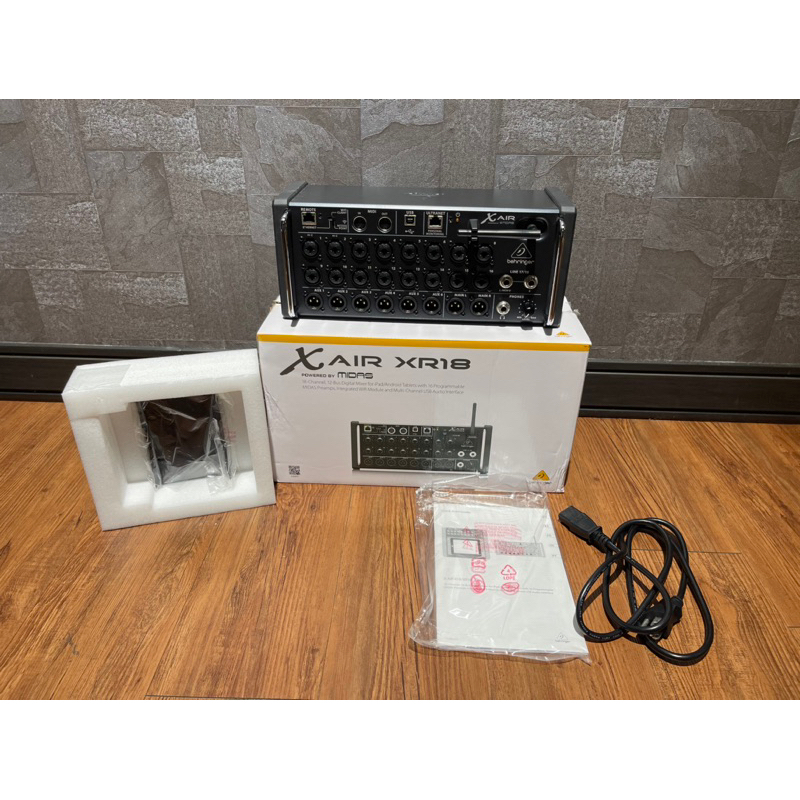 現折2000元Behringer XR18 數位混音器（二手）