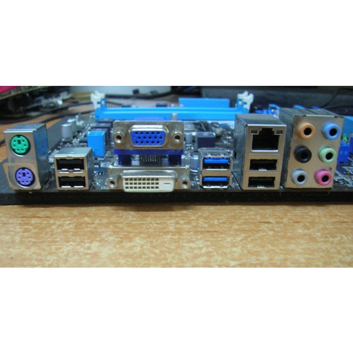 華碩主機板P8H61-M (BM6630)USB3含擋板含擋板INTEL H61 / DDR3 / 1155主機板