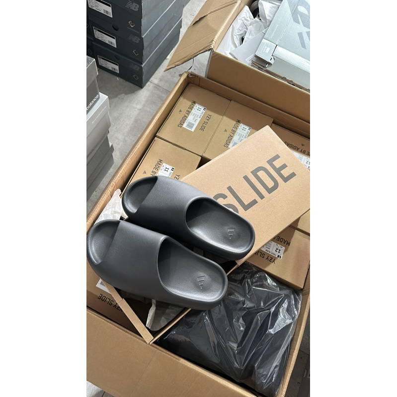[Butler] 現貨優惠 Adidas  Yeezy Slide Granite 鐵灰 拖鞋 ID4132 美國公司貨