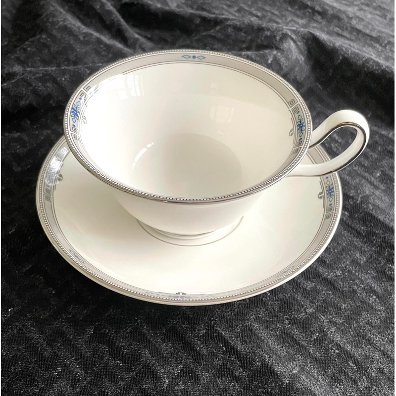 英國Wedgwood Platinum阿默斯特（AMHERST)白金鑲邊骨瓷茶杯盤全新品