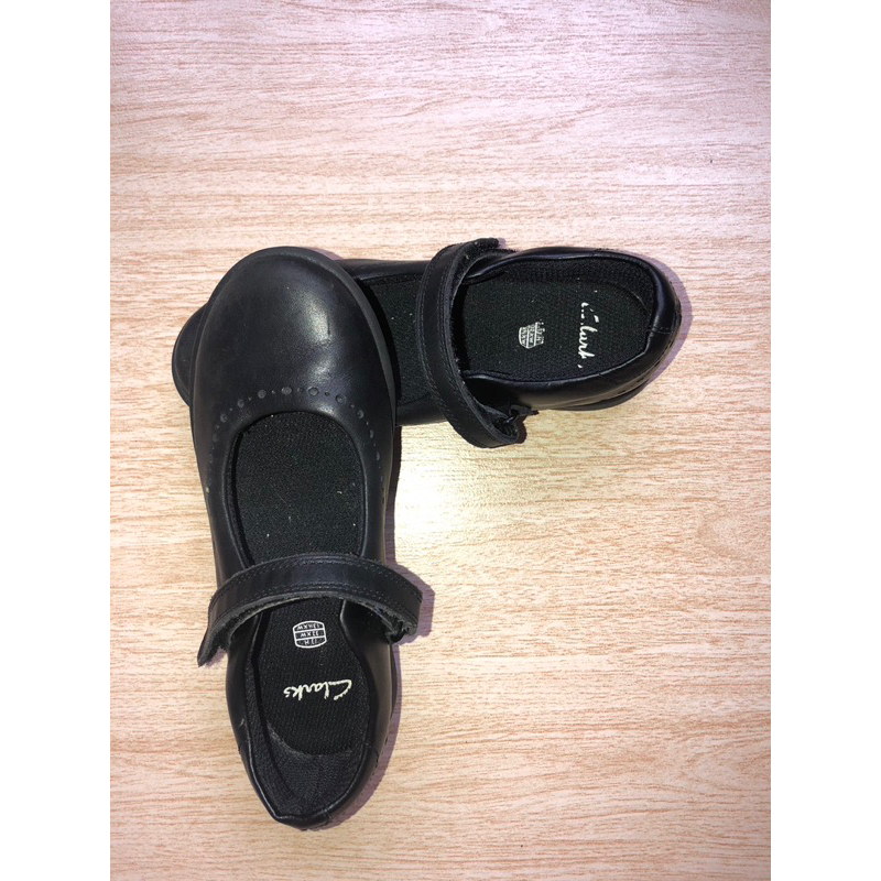 Clarks女童鞋。
