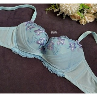 3色【華歌爾】伊珊露絲 華麗刺繡蕾絲內衣 70C=32C，70B=32B 進口內衣
