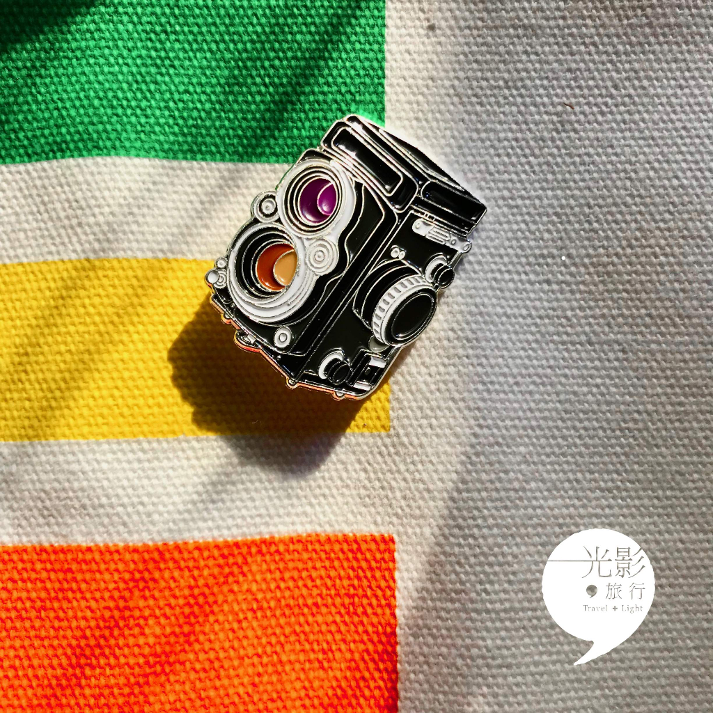 【光影旅行】Rolleiflex 2.8F Camera Pin底片相機小徽章 別針3.5F雙眼相機135彩色負片