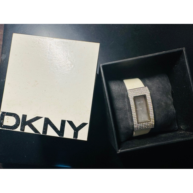 DKNY女性手錶 白色 外框有鑽 已整理 古董 絕版 全新