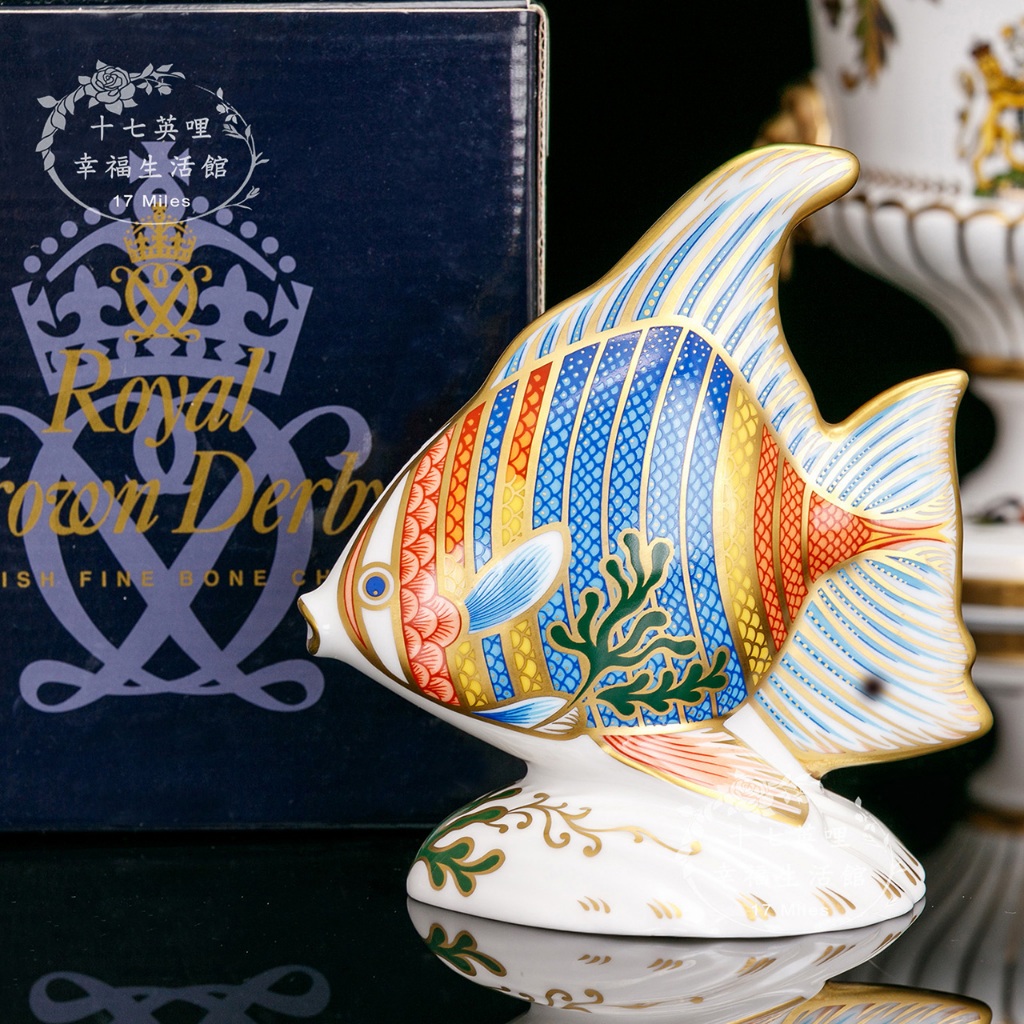 限量2500英國制Royal Crown Derby 天使魚電視櫃骨瓷鎮紙裝飾擺件