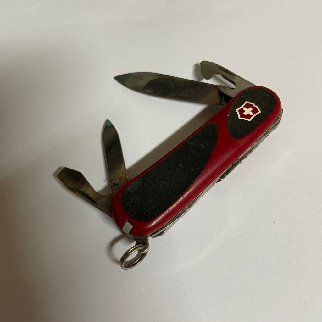 [沐沐屋]  Victorinox 瑞士軍刀 Evogrip 11 紅