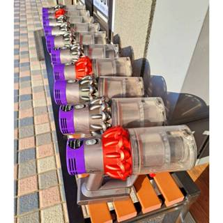 奇機巨蛋【DYSON】原廠二手大量出清 Dyson V10 吸塵器 保固一個月 單主機 功能正常 已清潔消毒