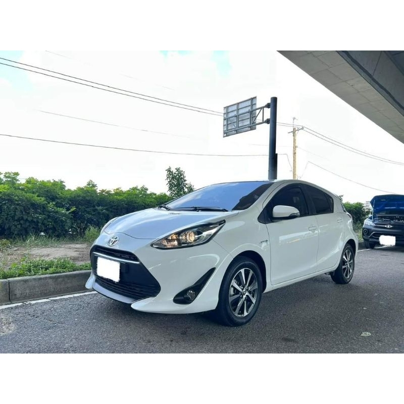 2019 Priusc 1.5 售35萬 台中看車 車況良好 油電 自售