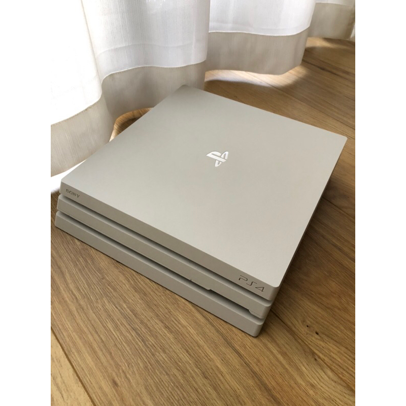 PS4 pro 冰河白（CUH-7218B) 最末代機型