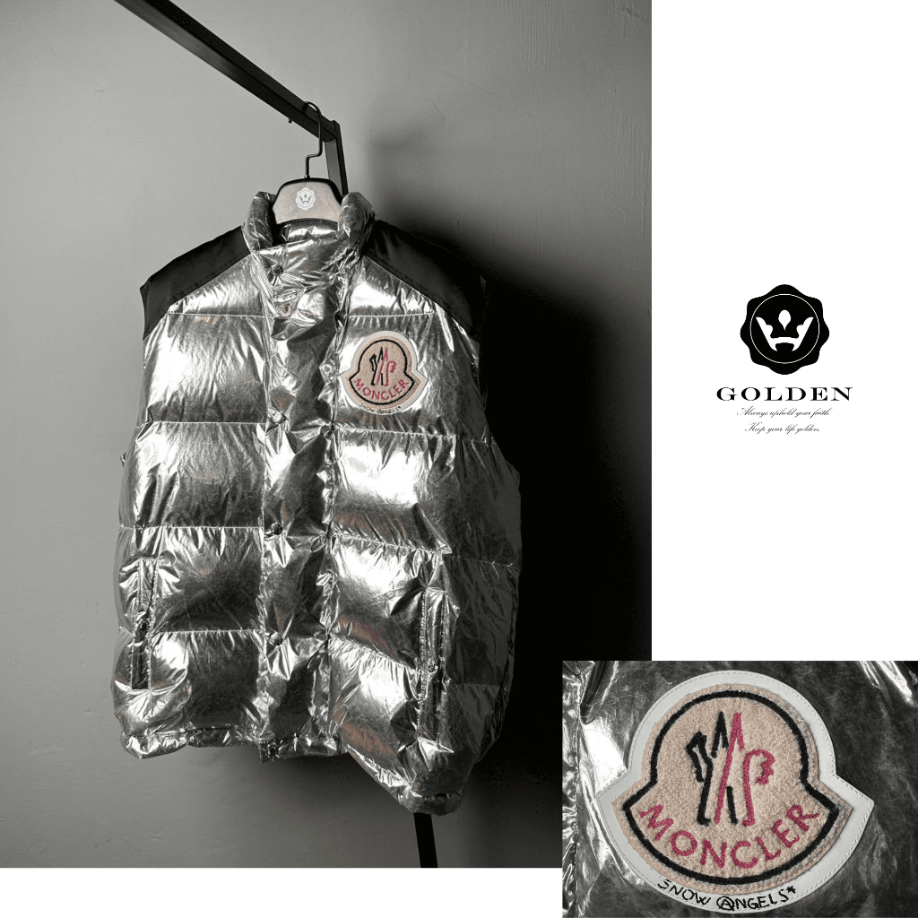 【𝐆𝐎𝐋𝐃𝐄𝐍 中壢店】MONCLER X PALM ANGELS 背後植絨鉚釘大LOGO胸前大標羽絨背心