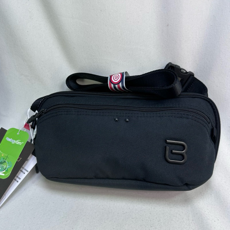 BESIDE-U 專櫃  時尚造型 腰包 斜肩背包 RFID防盜材質 輕盈好方便BMA2306-100 黑色$2750